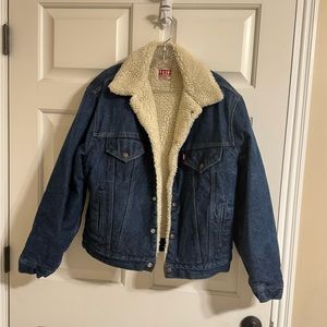 Vintage Levi’s Sherpa Lined Trucker Denim Jean Jacket Size:42R